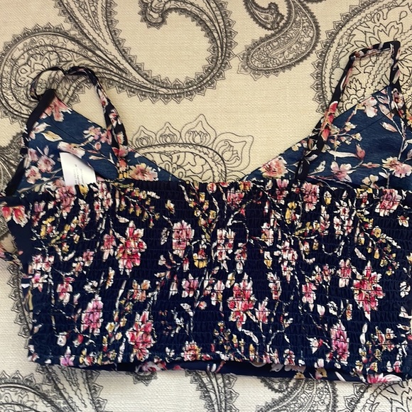 Crop top - Picture 2 of 2